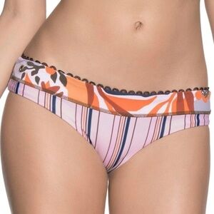 Maaji Standard Bumpy Roads Reversible Signature Cut
Bikini Bottom NWOT